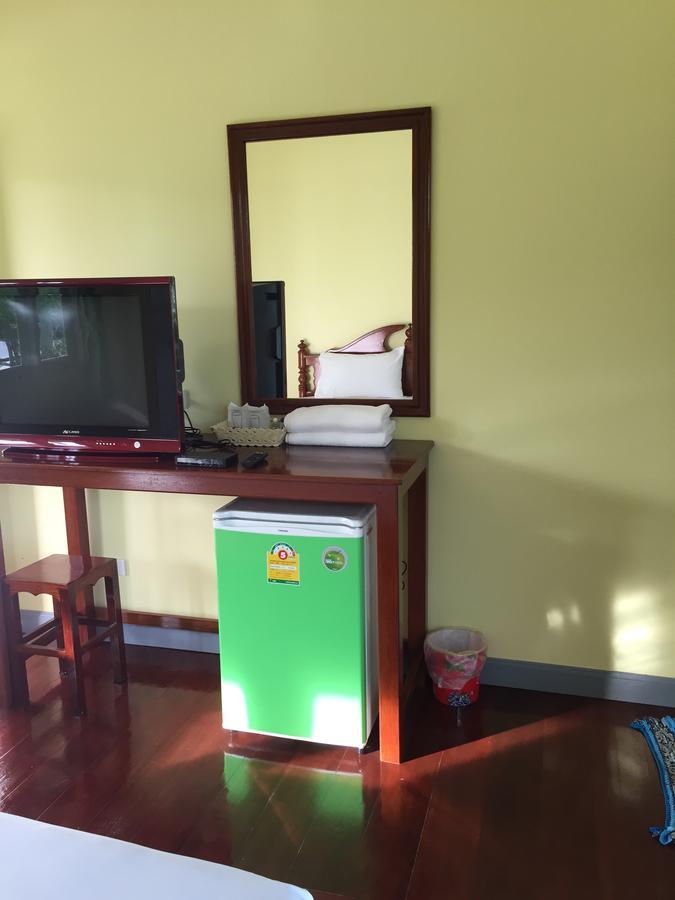 Poon Suk Hotel Kabin Buri Buitenkant foto