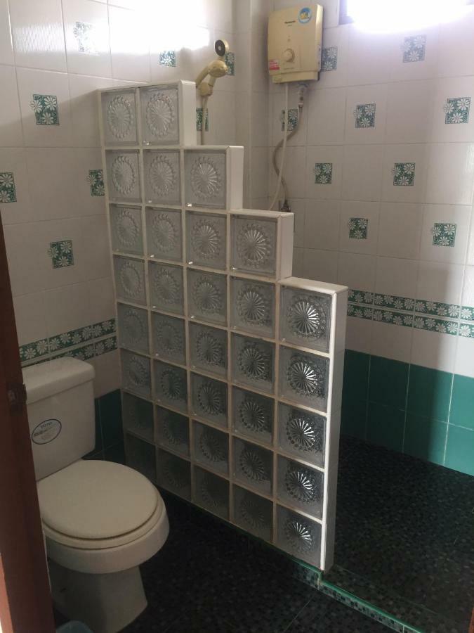 Poon Suk Hotel Kabin Buri Buitenkant foto